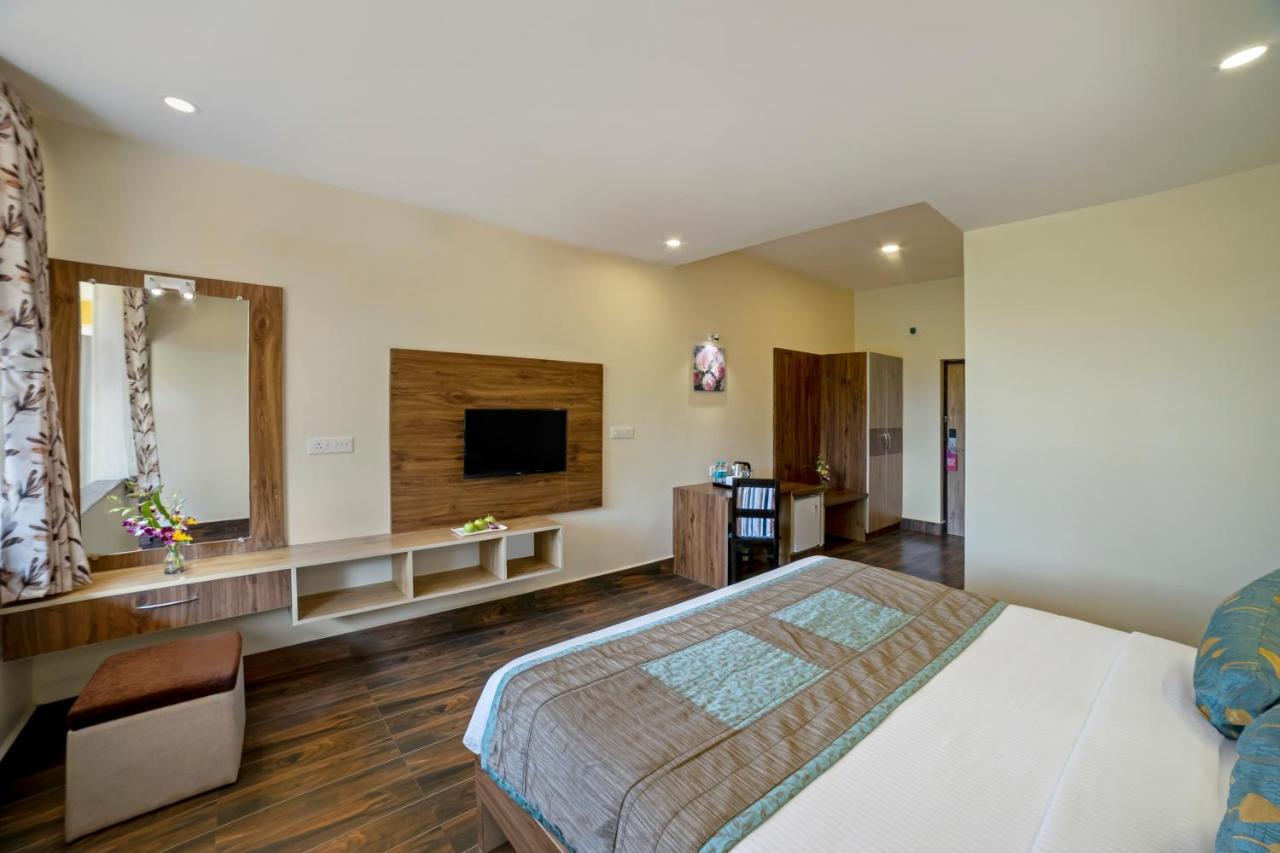 Sterling Karwar Hotel Kültér fotó