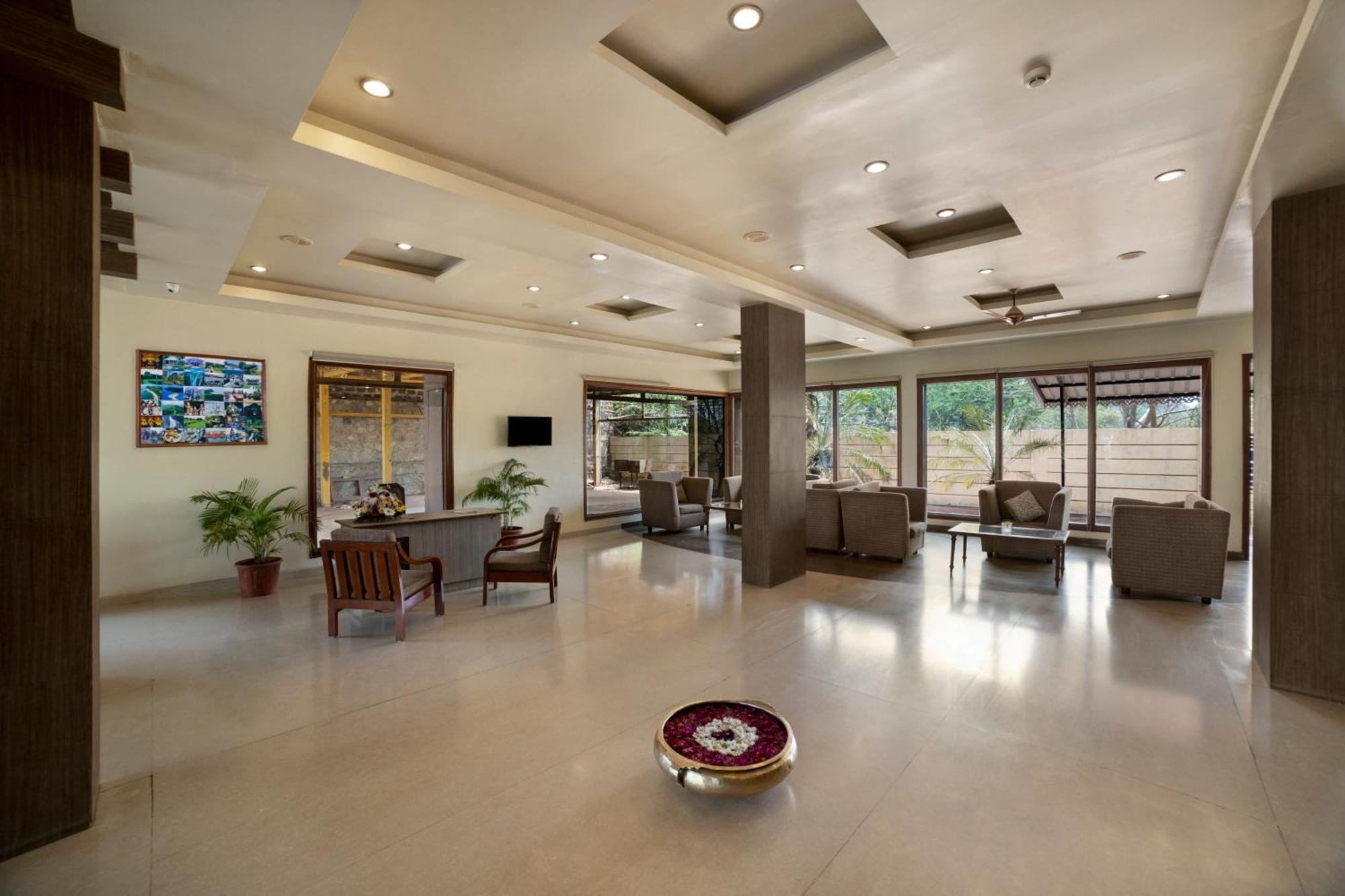 Sterling Karwar Hotel Kültér fotó
