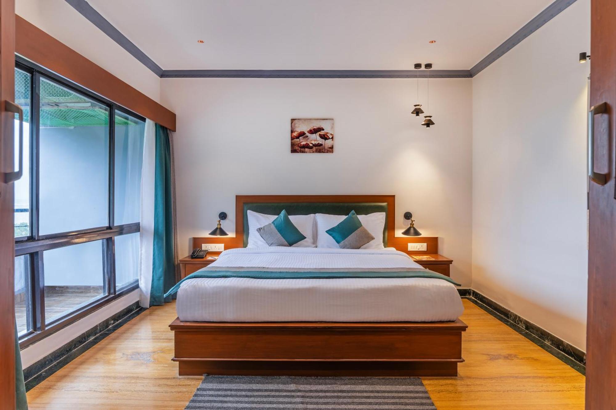 Sterling Karwar Hotel Kültér fotó