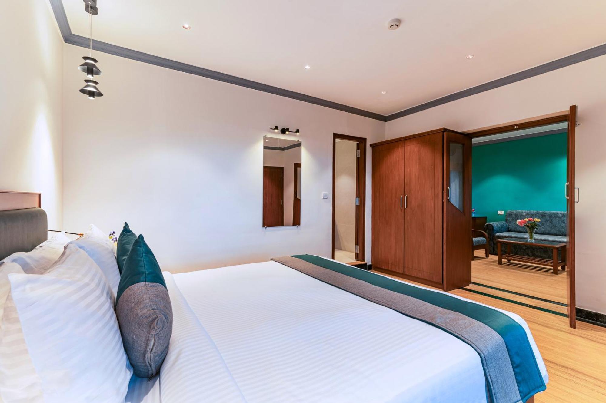 Sterling Karwar Hotel Kültér fotó