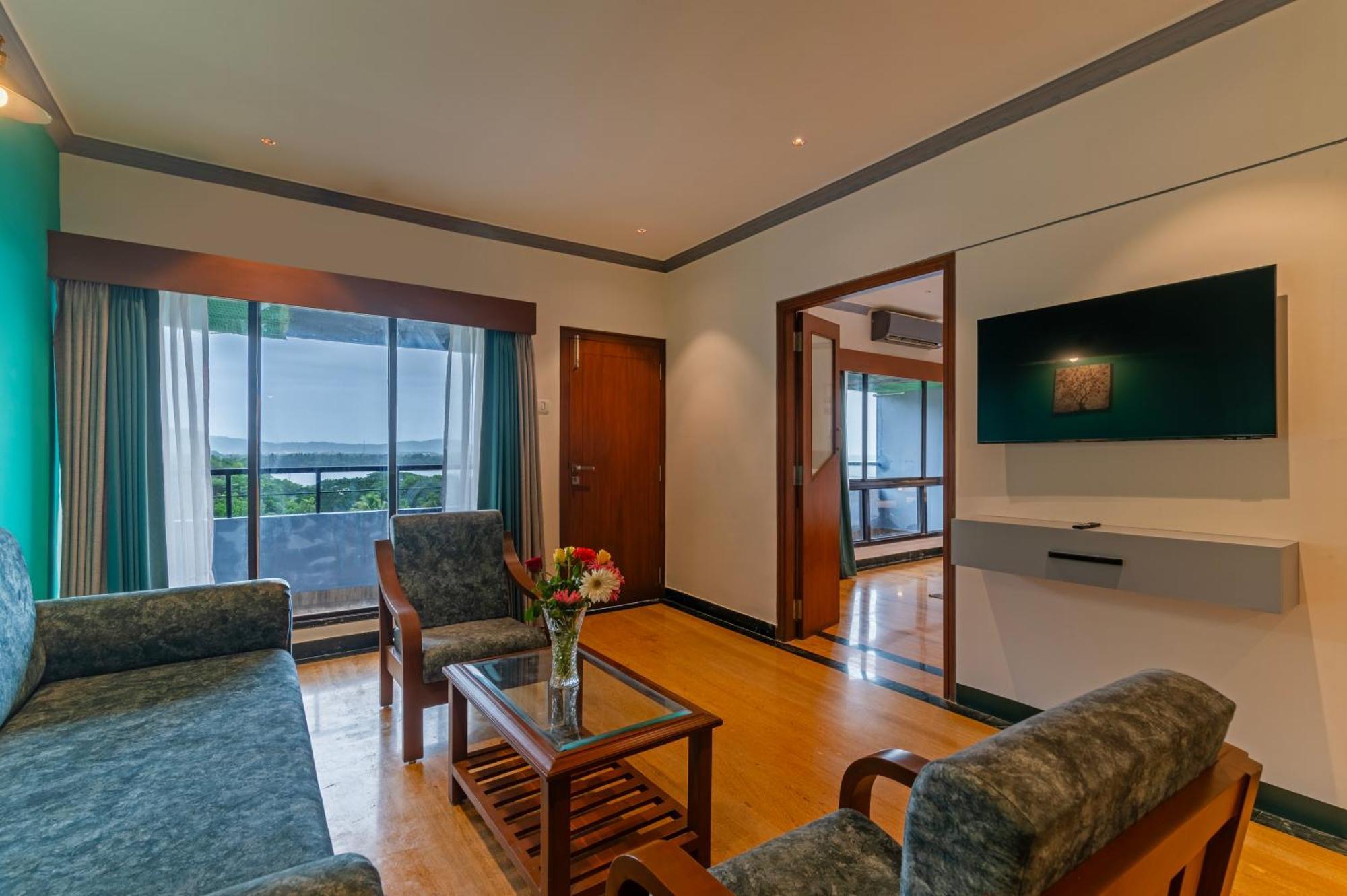 Sterling Karwar Hotel Kültér fotó