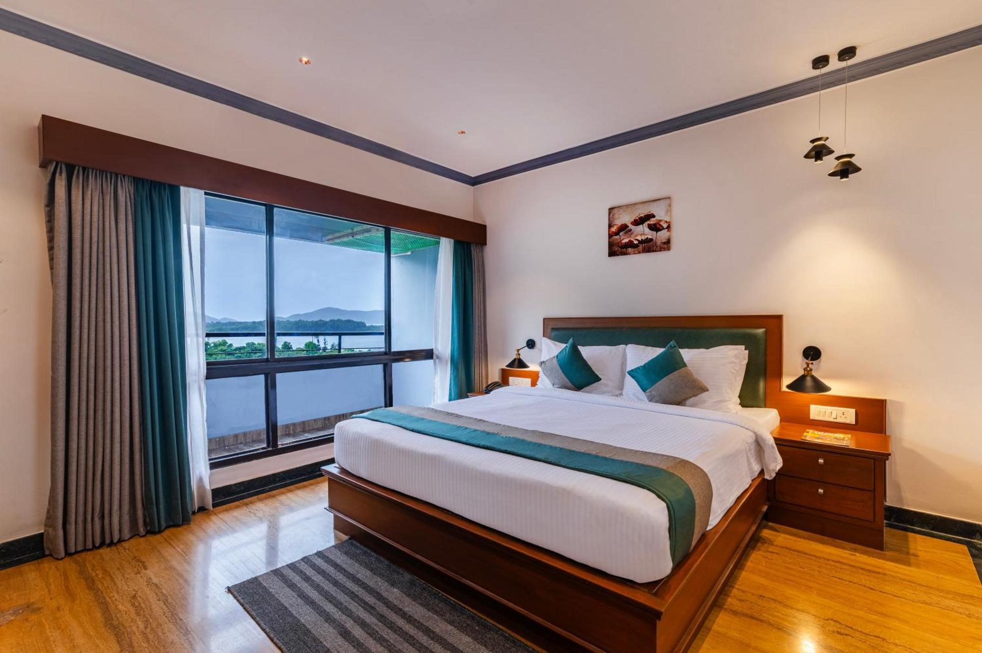 Sterling Karwar Hotel Kültér fotó