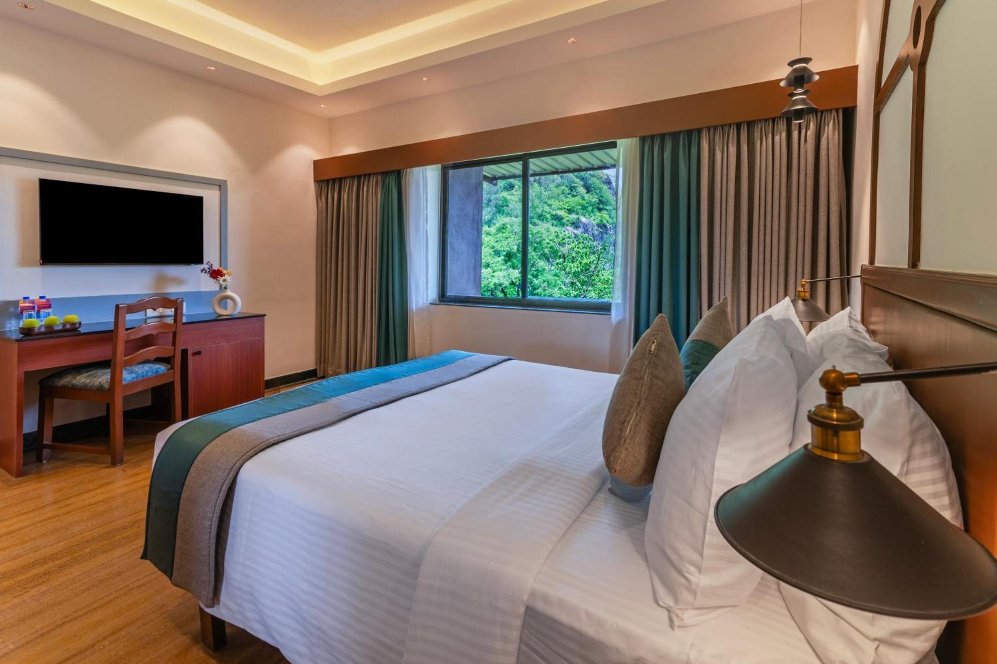Sterling Karwar Hotel Kültér fotó