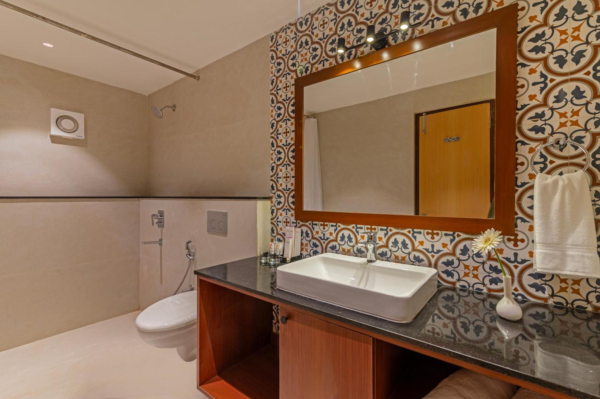 Sterling Karwar Hotel Kültér fotó