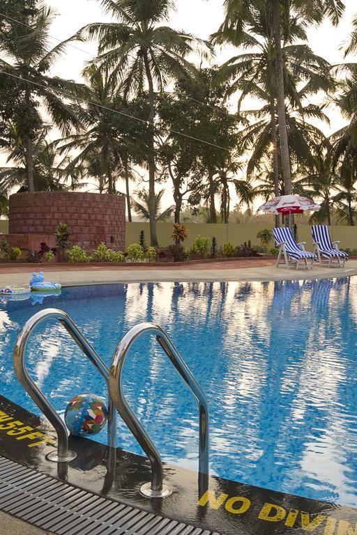 Sterling Karwar Hotel Kültér fotó